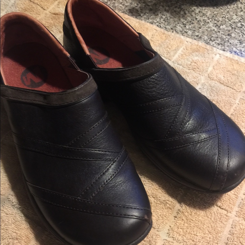 Ladies Merrill. Size 8